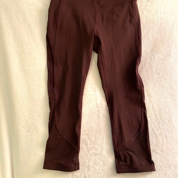 Lululemon Crop Yoga Pants! - Picture 5 of 7